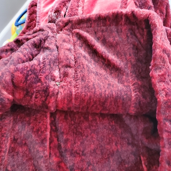 PROSPER & DEVINE - Picture 3 of 8